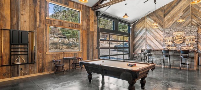 Private Applegate Ranch, Speakeasy Event Venue & Stays - 50+ Guest Venue Space in Jacksonville