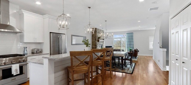 Private Balconies, Walk to Beach/Lake, Sleeps 10 in Fontana