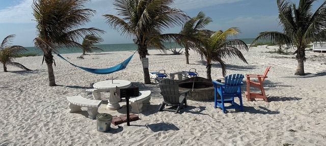 Private beach oasis - 2-minute walk to the ocean! w/Golf Cart & Club Access in Captiva