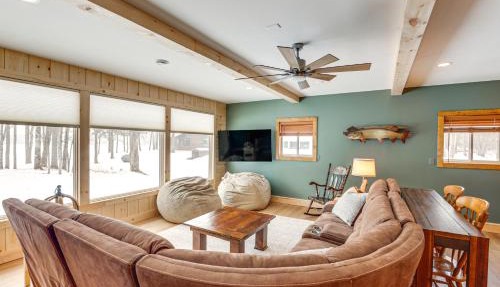 Private Dock, BBQ Ready: Lakefront Fifield Home! in Fifield