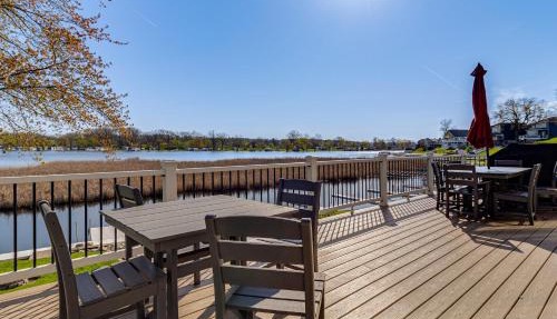 Private Dock & Large Deck! Jimmerson Lake Escape in Angola