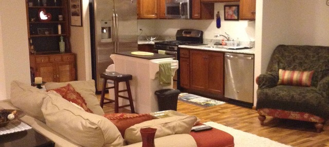 Private separate entrance to a 1000sf. house apartment in Wheaton
