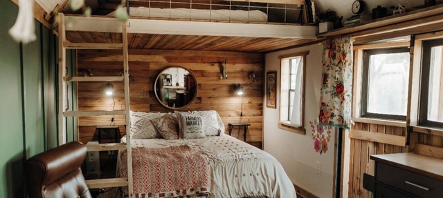 Private tiny cabin- 15 minutes from Dale Hollow Lake! in Celina