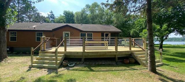 Private Two-Cabin Retreat, Lakeside Sauna & Historic Boathouse, Beach,Volleyball in Henning