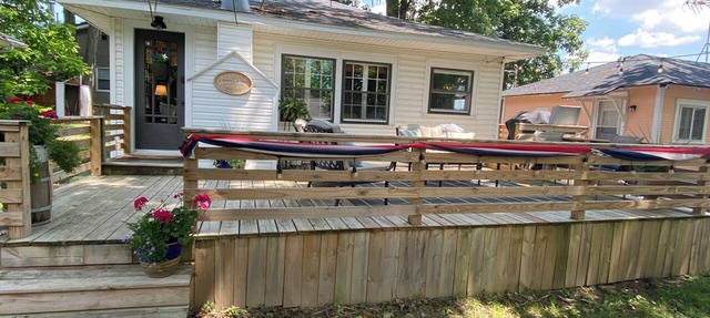 Ptoobies Place- AMAZING cottage BOAT DOCK & deck! in Lakeview
