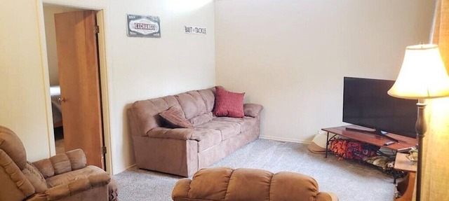 Quaint 3-bedroom house with AC in charming Dyer Close to Highways and Chicago in Dyer