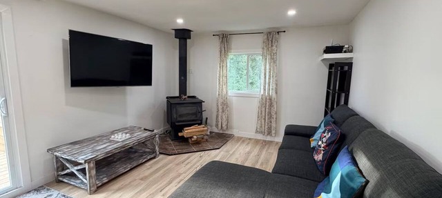 QUIET COUNTRY ESCAPE ON A PRIVATE ACREAGE in Westerose