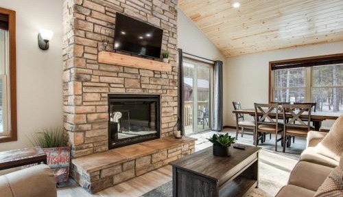 Red Pine Cabin in New Miner