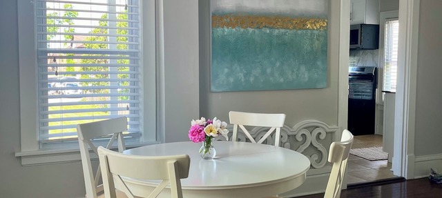 Renovated Downtown Wheaton ~Gem~ in Wheaton