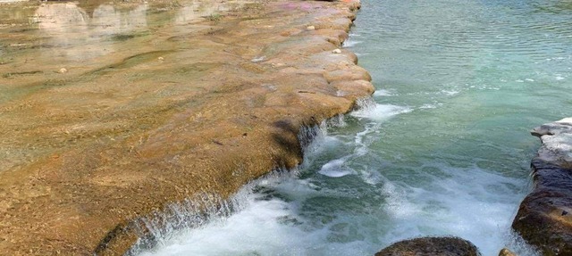 River Front-Waterfalls-Outdoor Fireplace-WiFi in Hunt