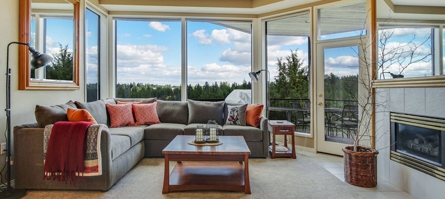 River View Condo, Close to Town/Mountain, Private Hot Tub in Bend