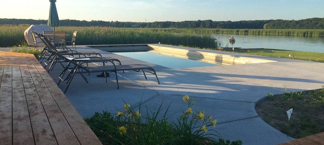 Riverdance, Hot Tub Open! Heated Pool open 5/8 to 10/12/26. in Douglas