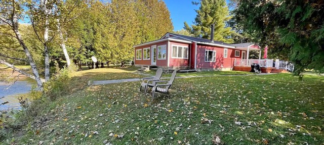 Riverfront Retreat | Fire, Sunroom, Kayaks, Tubes in Sears