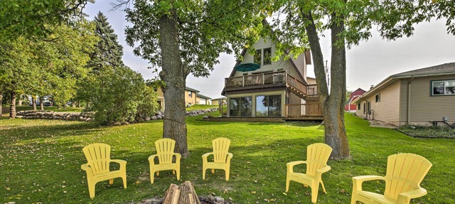 Rock River Waterfront Cabin: Dock & Game Room! in Milton
