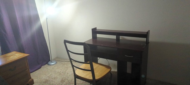 Room available shared bathroom and kitchen and living room in Chesterfield