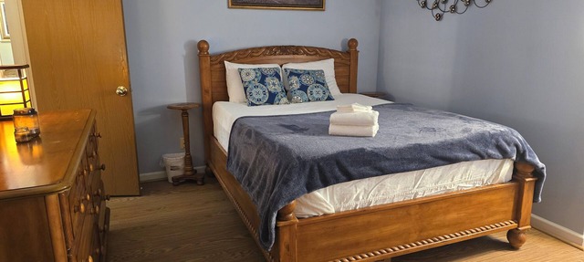Ruby's private 2-bedroom home with recently renovated floors. in Canton