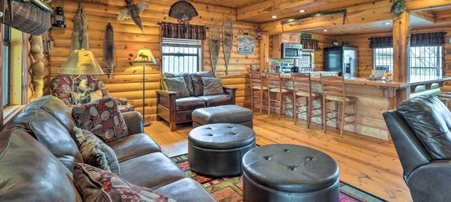 Rustic Cabin in Roaring River State Park! in Eagle Rock