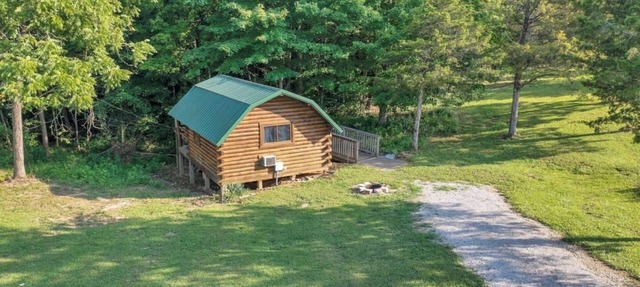 Rustic Cabin with Pool Access in Bloomington