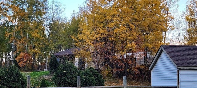Rustic Countryside Cabin with Amazing Views in Parkland County, Alberta in Edmonton