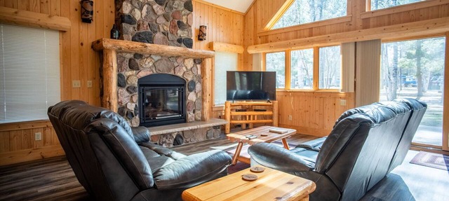 Rustic luxury at its finest: The Bent Paddle in Babbitt