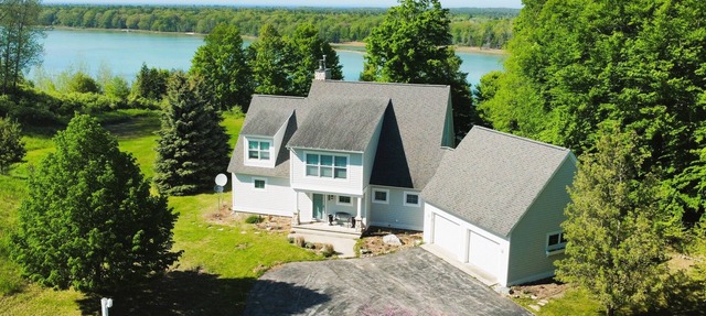 Sandhill House - Large and Spectacular Lakefront Home with Water Toys! in Beulah
