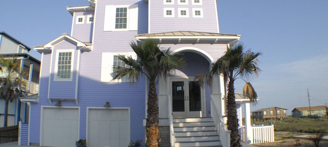 Sea the View Main House as seen on HGTV -270 degree views,boardwalk,comm hot tub in Port Aransas