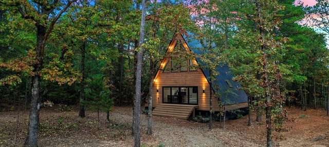 Secluded A Frame Retreat,hot tub,sauna in Wright City