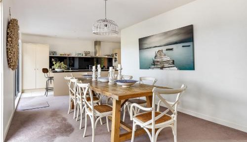 Secluded Luxury on Tower Hill in Somers