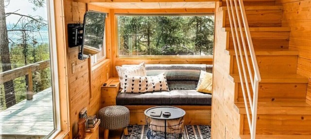 Secluded tiny house overlooking Lake Superior in Silver Bay