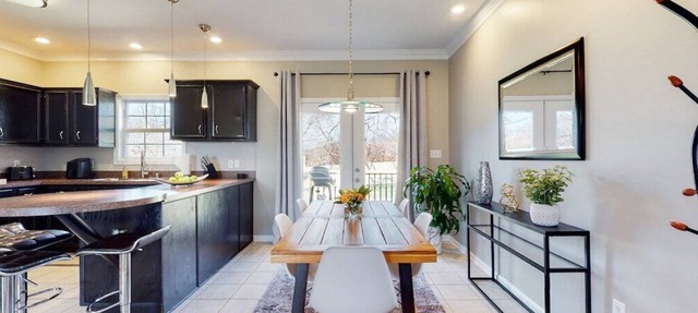 second floor 1 bedroom + office W/D & easy parking in Louisville
