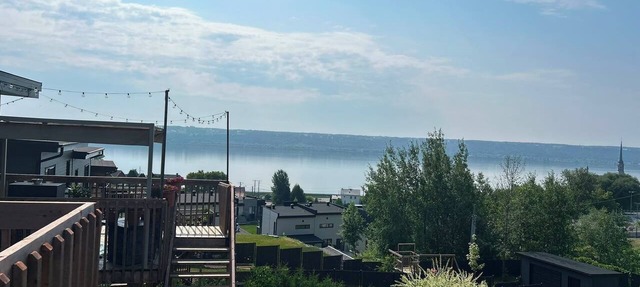 Semi-detached home with a view of the river in Château-Richer