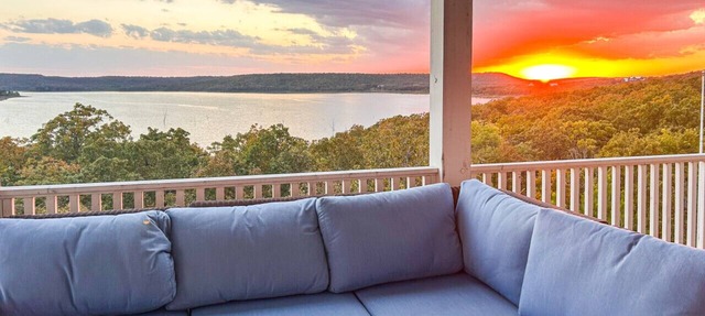 Shore Enough | Carlton Landing Lakeview, Up to 18 in Eufaula