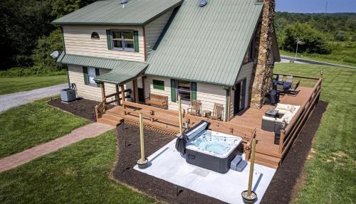 Shuffleboard, Bar, & EV Charger in Carbondale