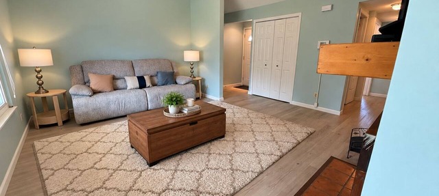 Spacious 2BR Condo - UIUC, Carle + Free Parking in Champaign