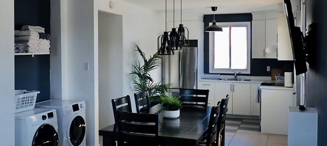 Spacious 4BRs/2Baths with private parking and patio! in Montréal