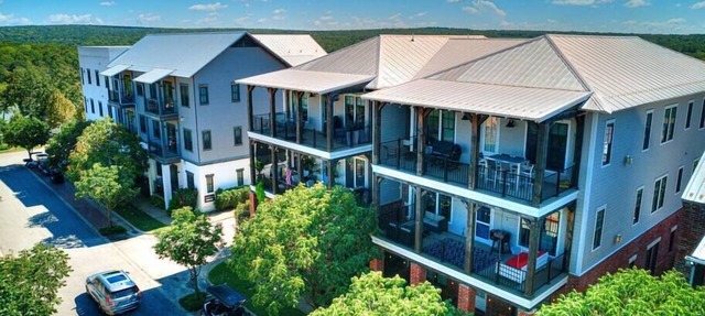 Spacious + Central Condo in Carlton Landing in Carlton Landing