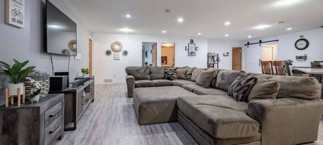 Spacious, Cozy, Rustic, Large TV, Dog Friendly + Game Room | Little Buck Camp in Nashwauk