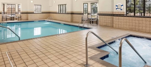 Spacious Extended Stay in Bloomington with Breakfast – Great for Families in Bloomington