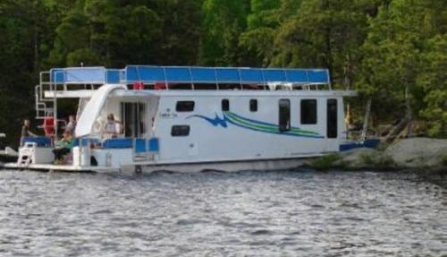 Spacious Floating Mansion - House Boat - Largest Floating Lodge - Sleeps 12 - Fast Wi-Fi HB06 in Babbitt