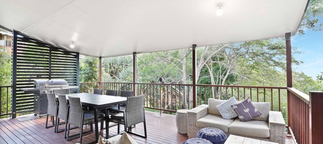 Spacious home with views suitable for 2 families in Point Lookout