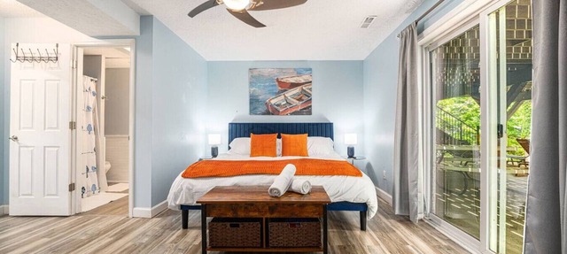 Spacious King Suite on Gull Lake in Richland