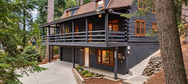Spacious Log Cabin Game Room A/C Near Lake Arrowhead Village Sleeps 8 in Lake Arrowhead