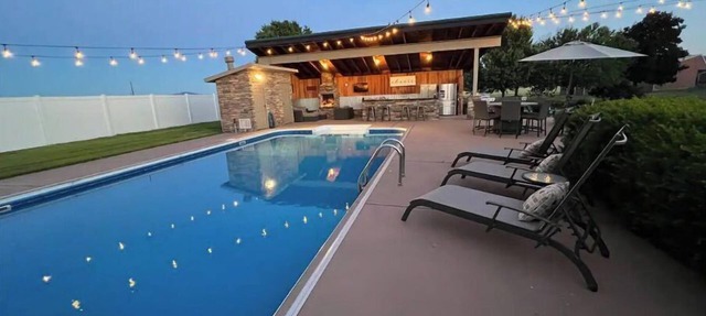Spacious Poolside Home - perfect for retreats & all types of family gatherings. in Post Falls