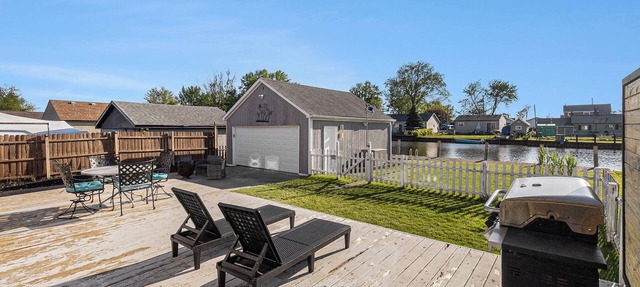 Spacious Waterfront Retreat– 3BR/2.5BA Home Sleeps 10 in Scenic St. John's Marsh in Clay Twp