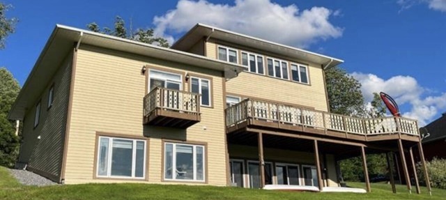 Spectacular & Peaceful cottage with Lake! in Sutton