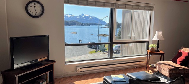 Studio Downtown Apt. 7 w/Ocean & Mountain Views. in Sitka