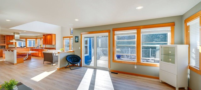 Stunning Mount Vernon Home w/Big Lake Views! in Mount Vernon