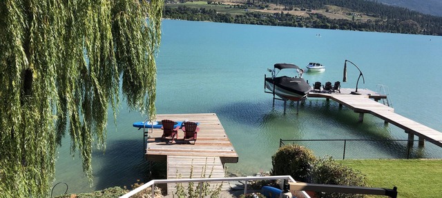 Stunning Waterfront on Vernon's Kalamalka Lake w 3 Bedrooms in Coldstream
