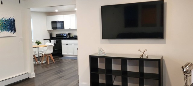 Style-Ish 2 bed lower with all season sun room in Ishpeming