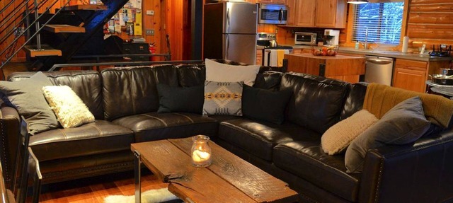 Superb Log Cabin Rental for Groups near Munising and Pictured Rocks National Lakeshore, Michigan in Shingleton
